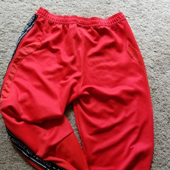 Adidas Brand With The 3 Stripes Logo Red Track Pants - Picture 4 of 9